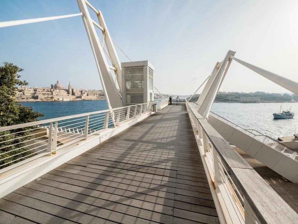 Seaview Apartment In Fort Cambridge, Sliema Eksteriør bilde